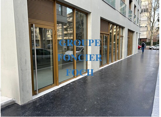 Local commercial dans Villeurbanne à louer - Photo de l’immeuble – Image 3 sur 8