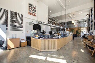 3136 International Blvd, Oakland, CA à louer Photo intérieure– Image 1 sur 17