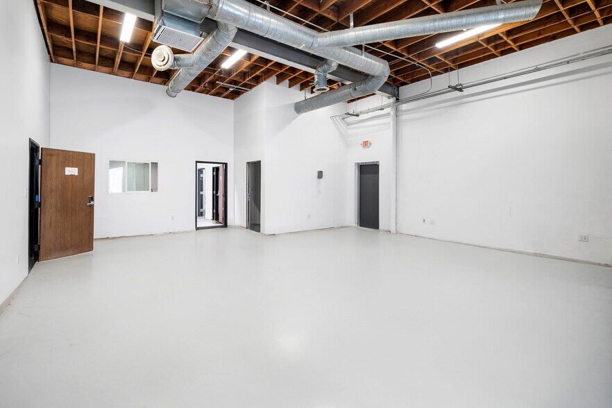 3236 Union Pacific Ave, Los Angeles, CA à louer - Photo de l’immeuble – Image 3 sur 24