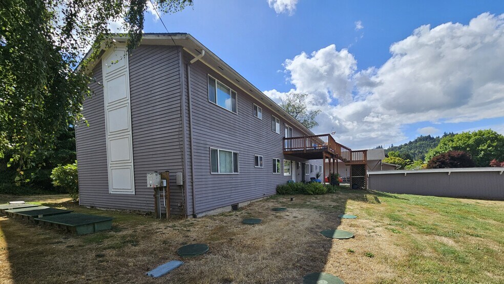101 Spencer Creek Rd, Kalama, WA à vendre - Photo de l’immeuble – Image 2 sur 9