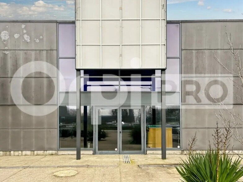 Local commercial dans Arras à louer - Photo de l’immeuble – Image 1 sur 11