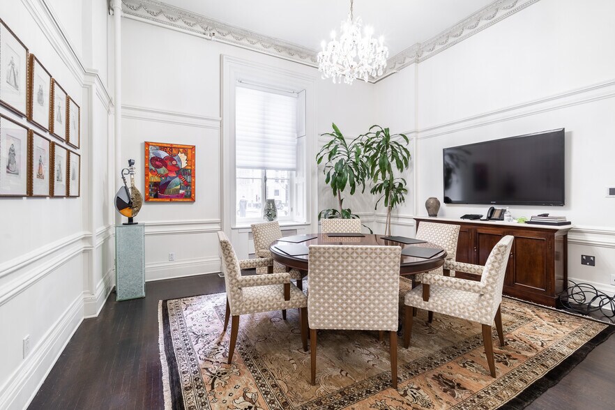 1175-1183 Pl Du Frère-André, Montréal, QC à vendre - Photo intérieure – Image 2 sur 32