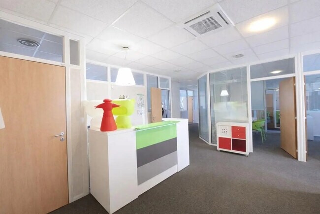 Plus de détails pour Bureau à louer