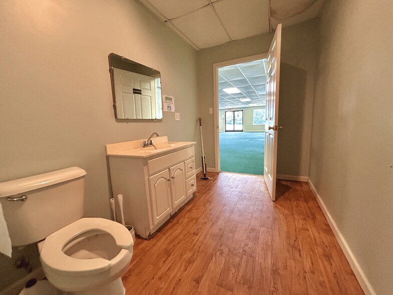 1370 S Dixie St, Horse Cave, KY à vendre - Photo intérieure – Image 3 sur 6