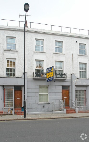 134 Royal College St, Londres à vendre - Photo de l’immeuble – Image 2 sur 4