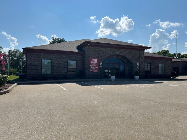 1921 Leitchfield Rd, Owensboro, KY à louer - Photo de l’immeuble – Image 2 sur 12