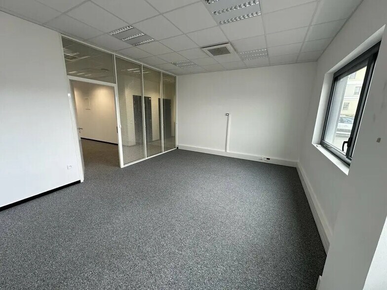 Bureau dans Reims à louer - Photo de l’immeuble – Image 3 sur 6