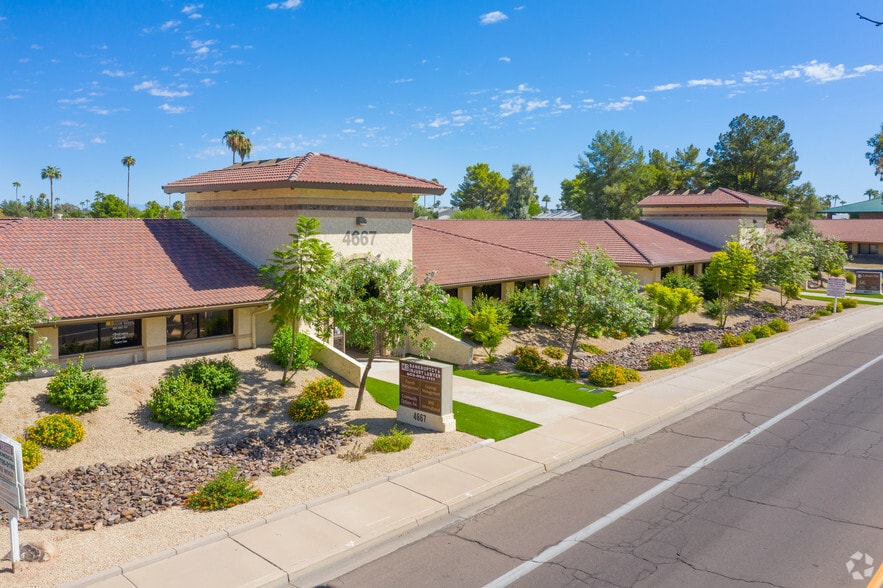 4667 S Lakeshore Dr, Tempe, AZ à louer - Photo principale – Image 1 sur 4