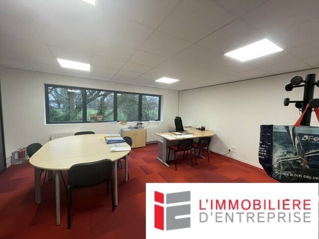 Plus de détails pour Bureau, Industriel/Logistique à louer