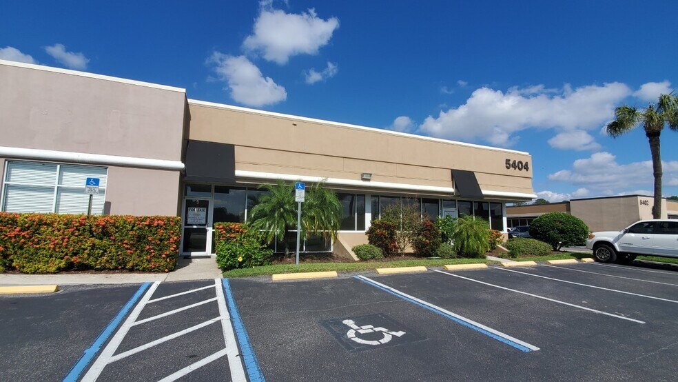 5404 Hoover Blvd, Tampa, FL à louer - Photo de l’immeuble – Image 3 sur 10
