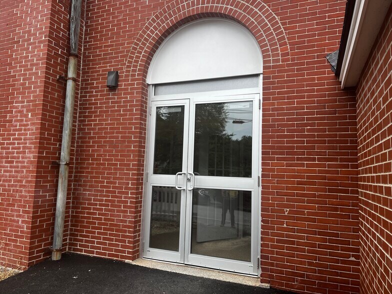 75 Bacon St, Biddeford, ME à louer - Photo de l’immeuble – Image 2 sur 19