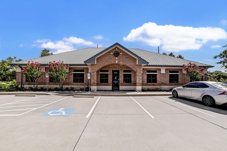 2515 Cordes Dr, Sugar Land, TX à louer - Photo de l’immeuble – Image 3 sur 34