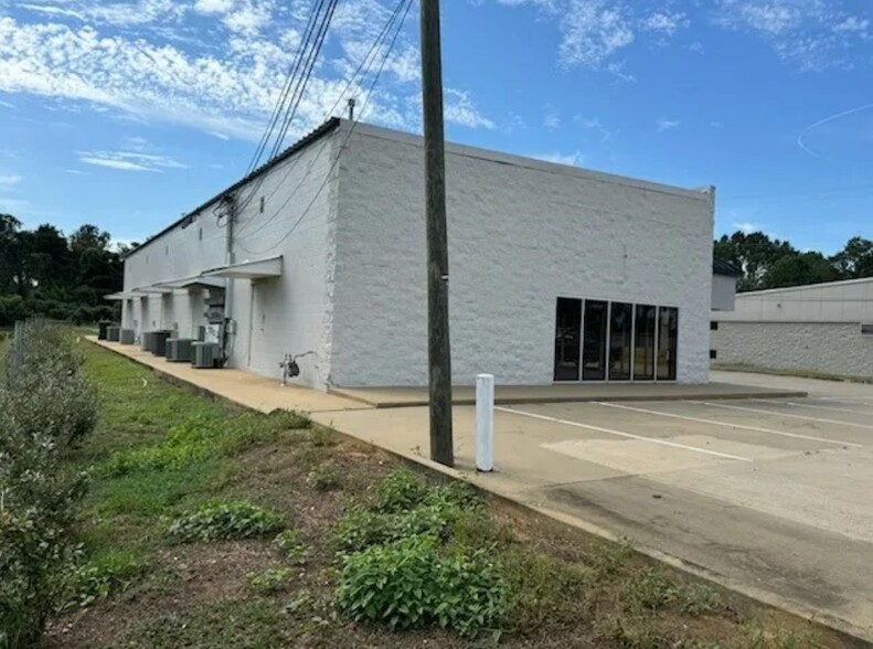 1909 W Dallas Ave, Selma, AL à louer - Photo de l’immeuble – Image 2 sur 5
