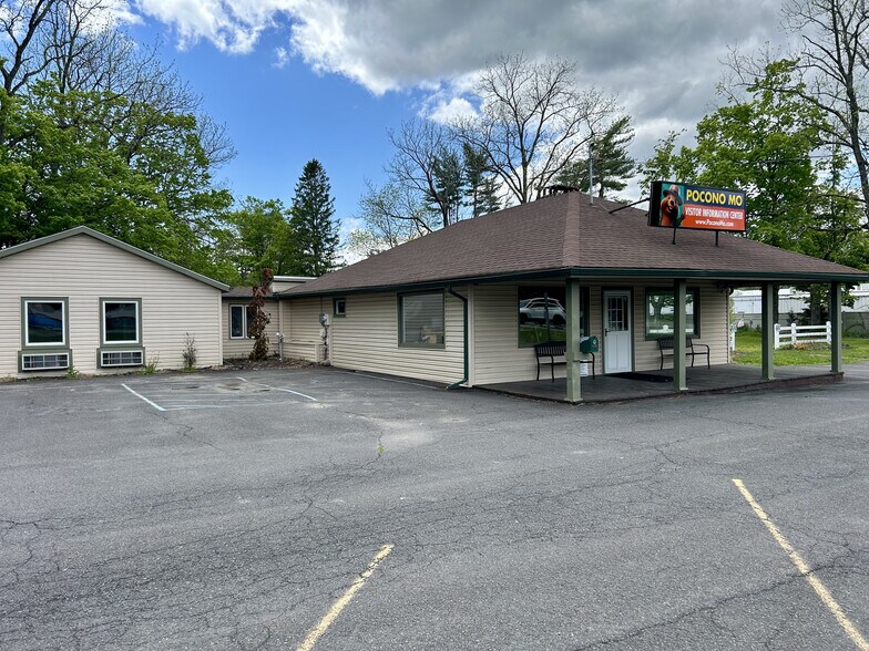 5226 Milford Rd, East Stroudsburg, PA à louer - Photo de l’immeuble – Image 1 sur 8