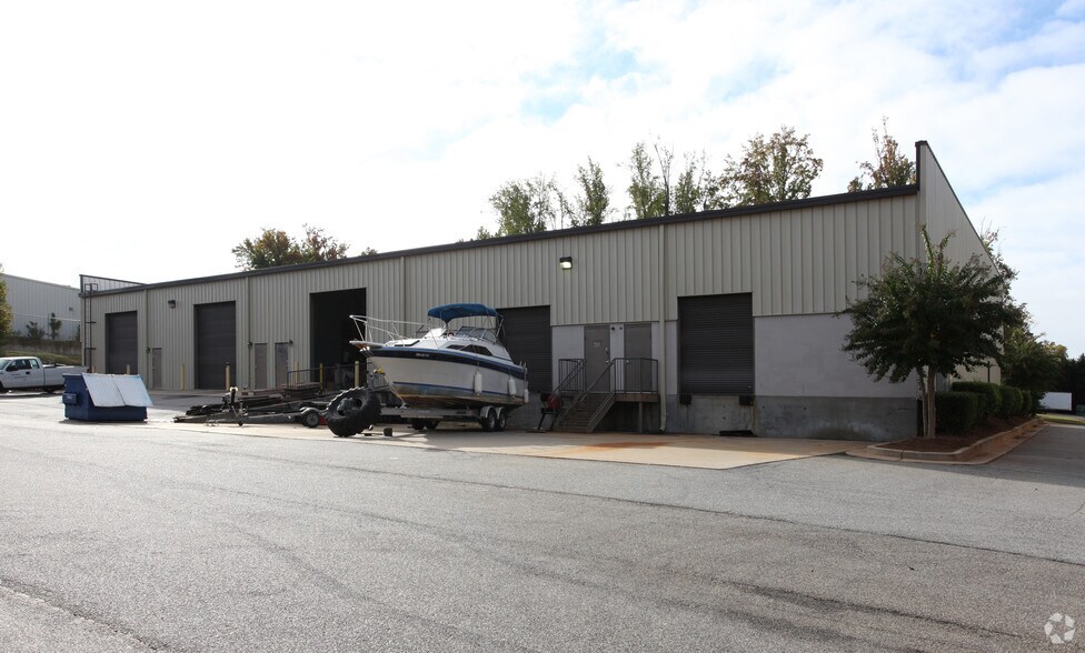 1340 Oak Industrial Ln, Cumming, GA à louer - Photo de l’immeuble – Image 3 sur 5