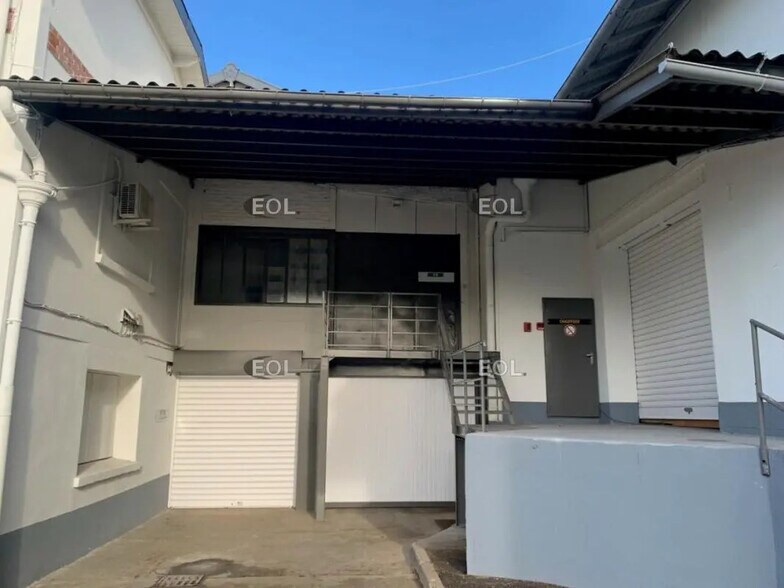 Local d’activités dans Villeneuve-Saint-Georges à louer - Photo de l’immeuble – Image 2 sur 5