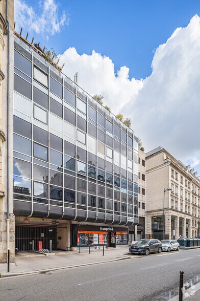 32 rue de Paradis, Paris à vendre - Photo de l’immeuble – Image 2 sur 6