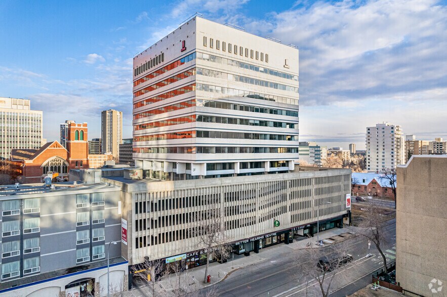 10025 106th St NW, Edmonton, AB à louer - Photo de l’immeuble – Image 1 sur 7