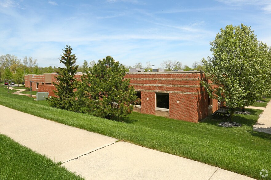 3767 Ranchero Dr, Ann Arbor, MI à vendre - Photo de l’immeuble – Image 3 sur 8