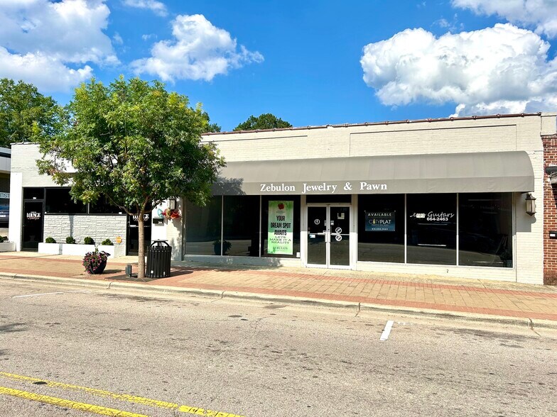 202-204 N Arendell Ave, Zebulon, NC à louer - Photo de l’immeuble – Image 1 sur 7