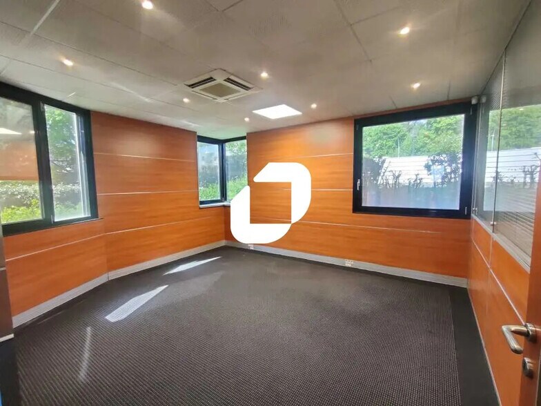 Bureau dans Jouy-en-Josas à louer - Photo de l’immeuble – Image 2 sur 17