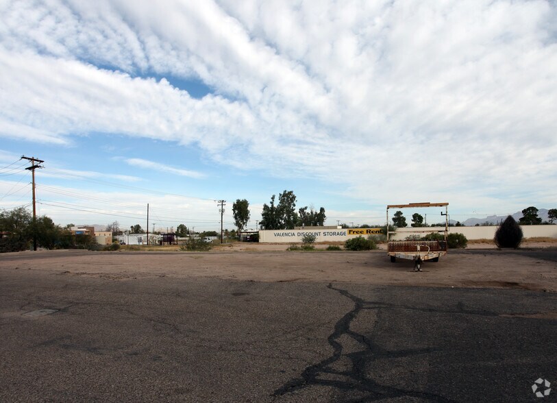 51 E Valencia Rd, Tucson, AZ à louer - Photo de l’immeuble – Image 2 sur 4