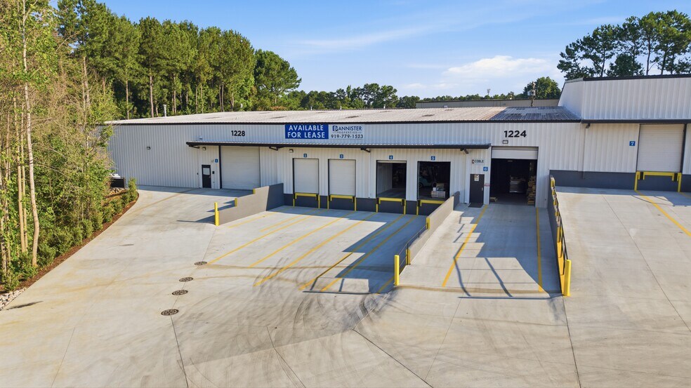 1216-1228 United Dr, Raleigh, NC à louer - Photo de l’immeuble – Image 1 sur 4