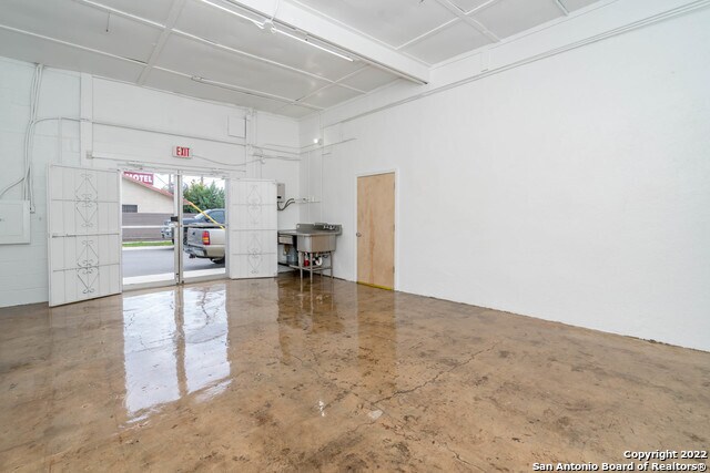 1020 Roosevelt Ave, San Antonio, TX à vendre - Photo de l’immeuble – Image 2 sur 28