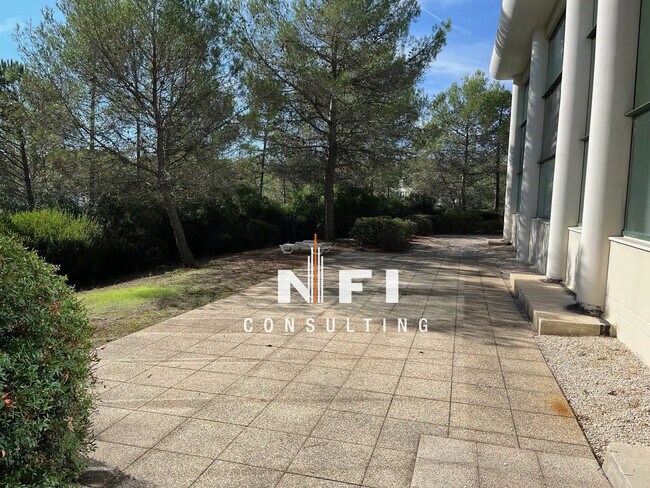 Plus de détails pour Bureau à louer