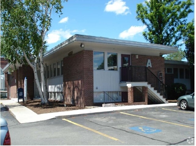 966 Park St, Stoughton, MA à louer Photo principale– Image 1 sur 23