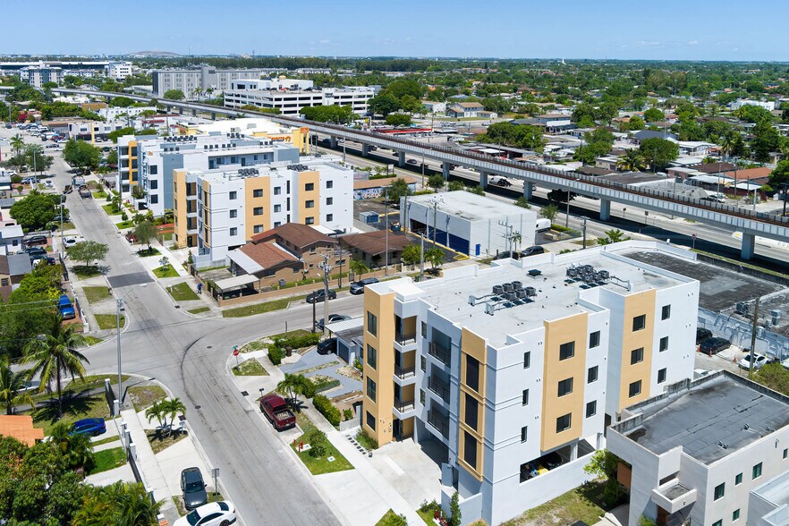 909 E 24th St, Hialeah, FL à vendre - Photo de l’immeuble – Image 2 sur 7