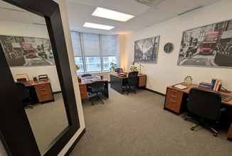 120 Eglinton Ave E, Toronto, ON à louer Photo intérieure– Image 1 sur 8