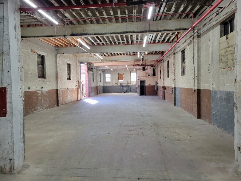 429 E 164th St, Bronx, NY à louer - Photo de l’immeuble – Image 3 sur 42