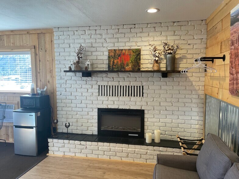 820 W 50 S, Tropic, UT à vendre - Photo de l’immeuble – Image 3 sur 17