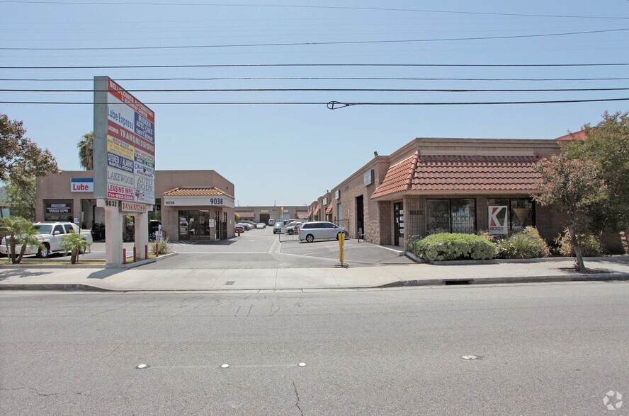 9032-9042 Artesia Blvd, Bellflower, CA à louer - Photo de l’immeuble – Image 3 sur 10