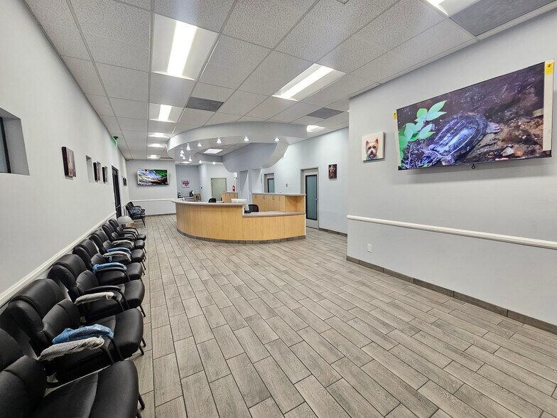 18224 Parthenia St, Northridge, CA à louer - Photo de l’immeuble – Image 3 sur 22