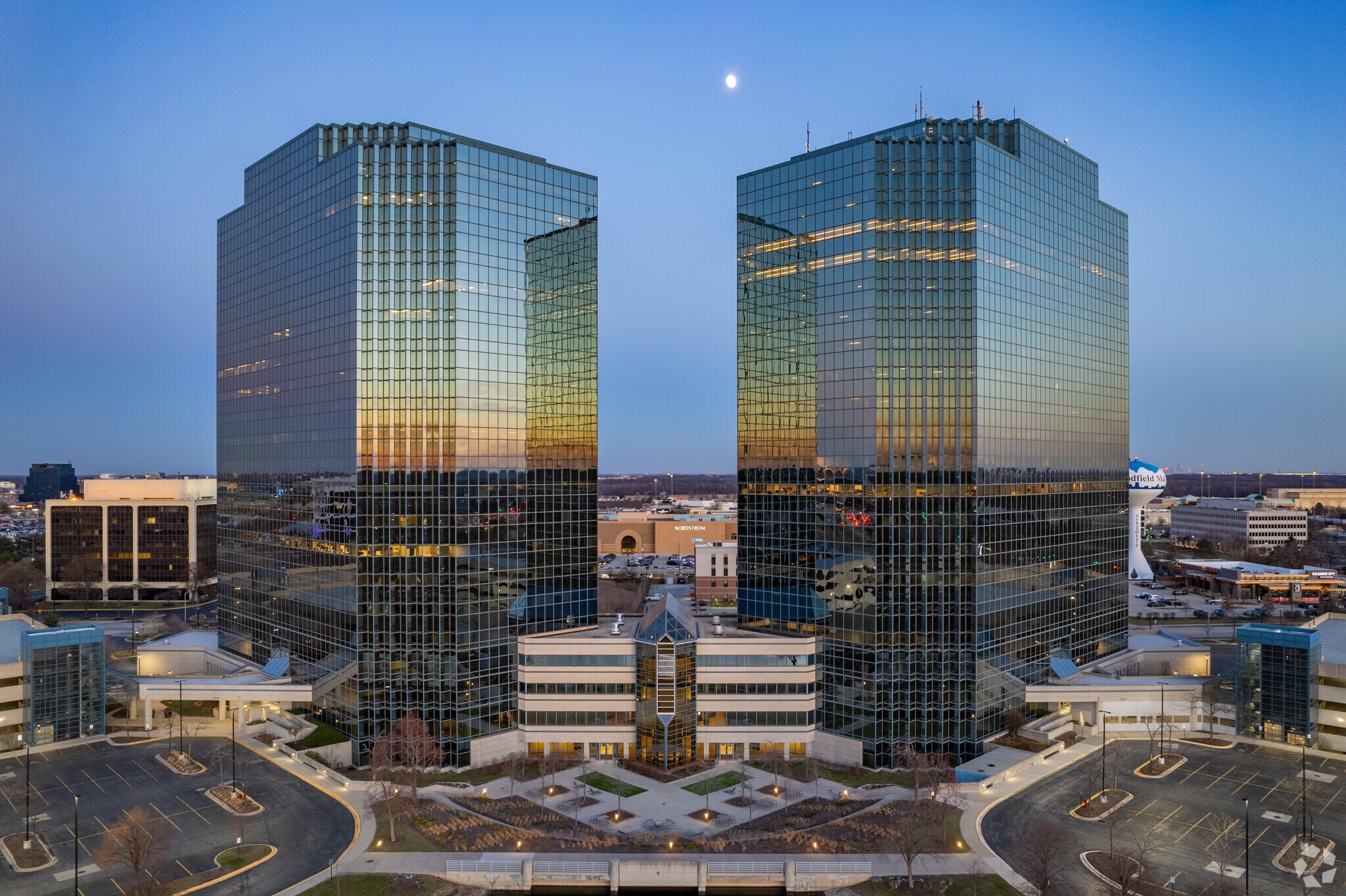 1400 American Ln, Schaumburg, IL à louer Photo principale– Image 1 sur 10