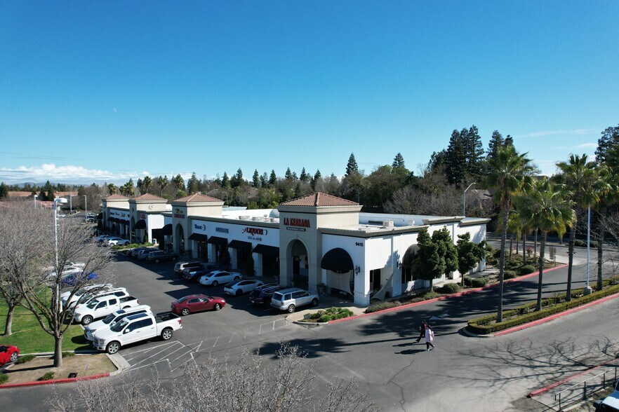 Riverview Shopping Center portefeuille de 6 biens à vendre sur LoopNet.fr - Photo de l’immeuble – Image 2 sur 14