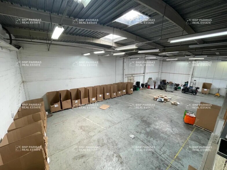 Local d’activités dans Valenton à louer - Photo de l’immeuble – Image 3 sur 6