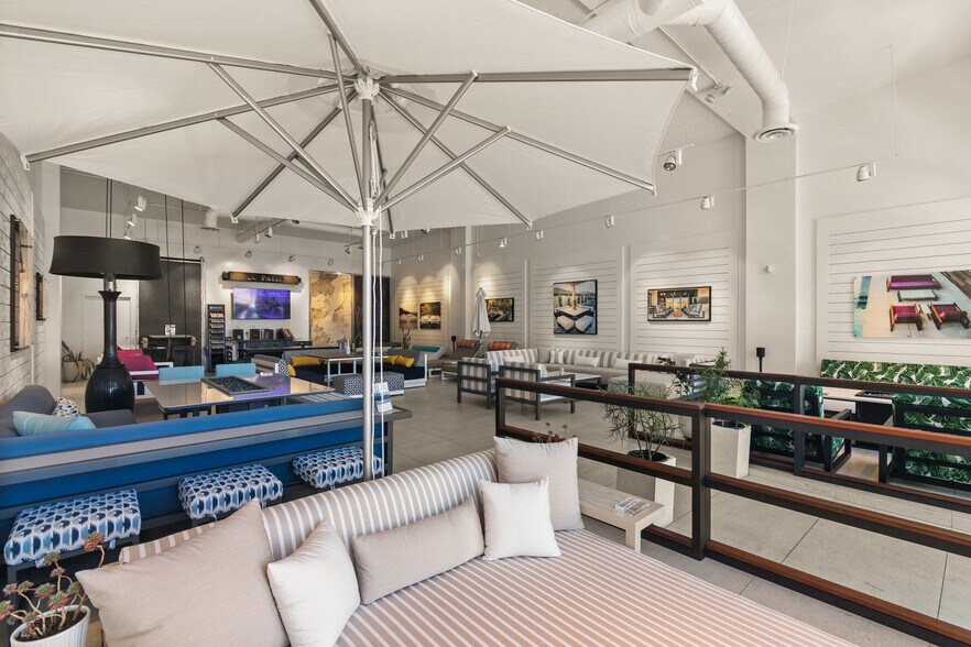 7920 Herschel Ave, La Jolla, CA à louer - Photo de l’immeuble – Image 3 sur 15