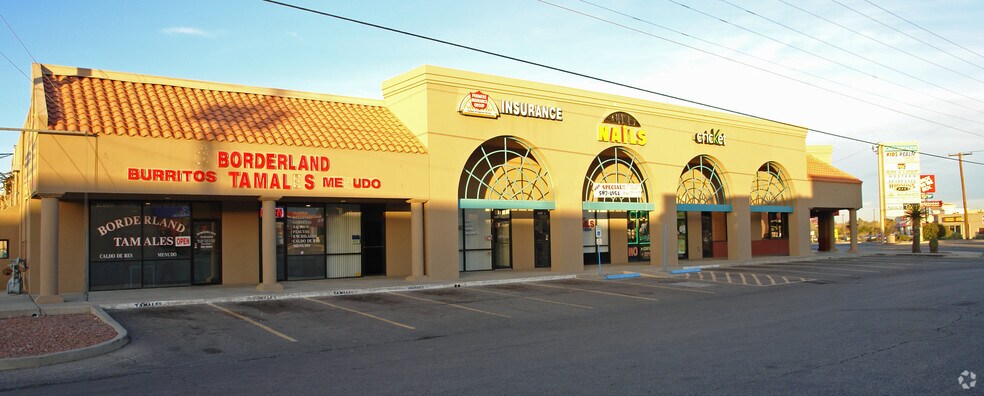 8041 N Mesa St, El Paso, TX à louer - Photo de l’immeuble – Image 2 sur 12