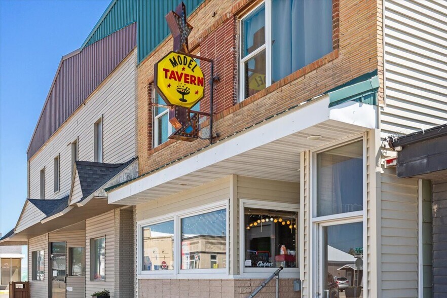 19 N Main St, Tioga, ND à vendre - Photo de l’immeuble – Image 1 sur 32