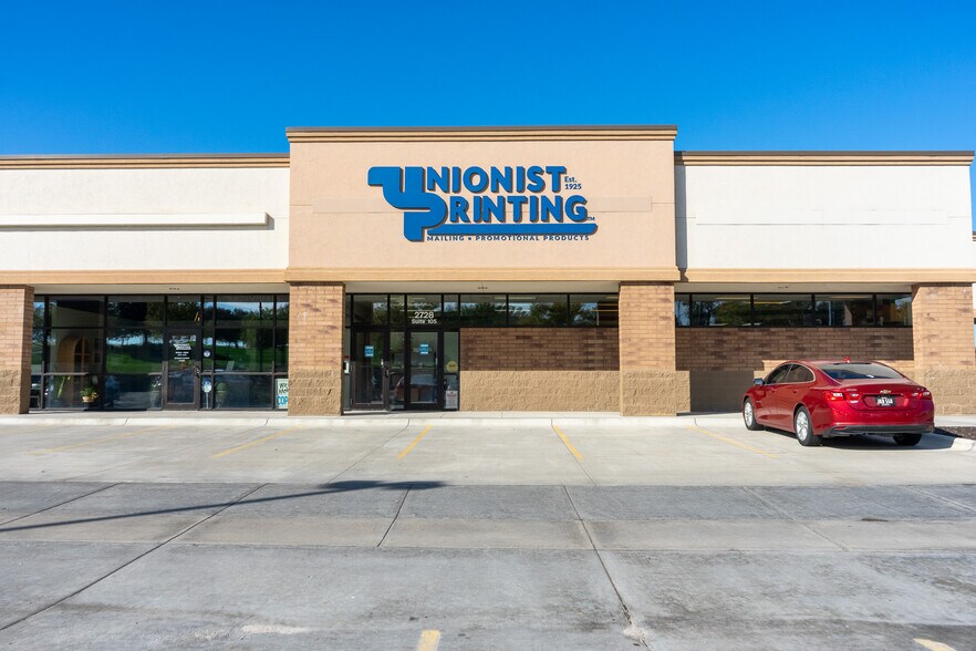 2728 N 108th St, Omaha, NE à louer - Photo de l’immeuble – Image 1 sur 1