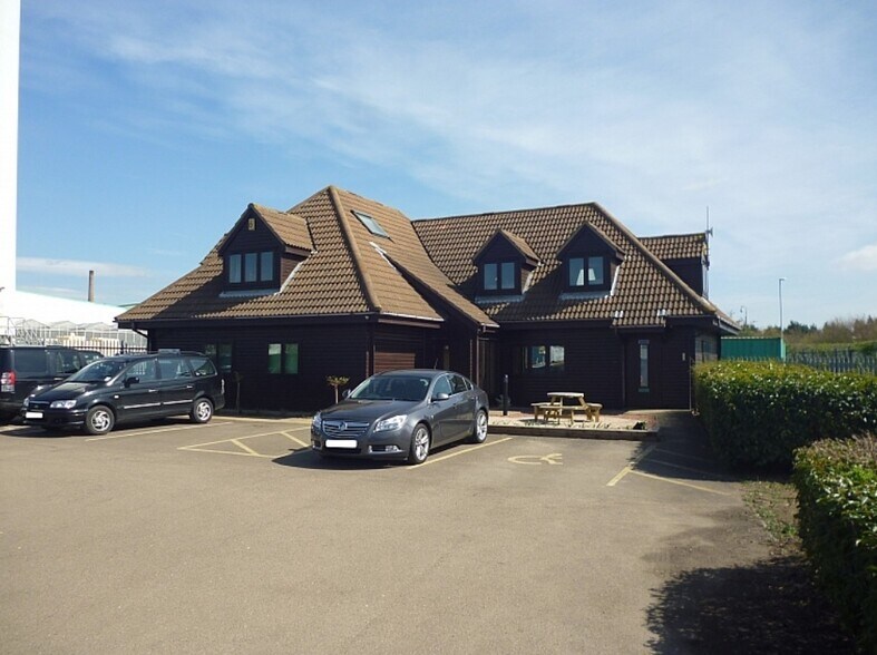 Funthams Ln, Whittlesey à louer - Photo de l’immeuble – Image 1 sur 3