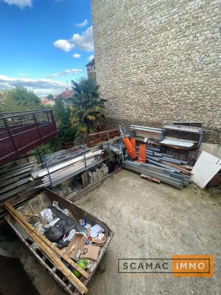 Local d'activités dans Vitry-sur-Seine à vendre - Photo de l’immeuble – Image 1 sur 3