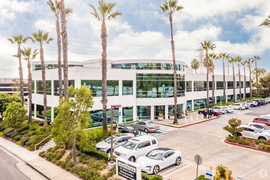 26691 Plaza Dr, Mission Viejo, CA à louer - Photo principale – Image 1 sur 4
