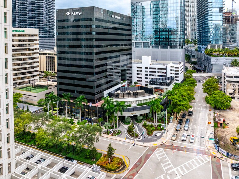 800 brickell Ave, Miami, FL à louer - Photo de l’immeuble – Image 1 sur 7