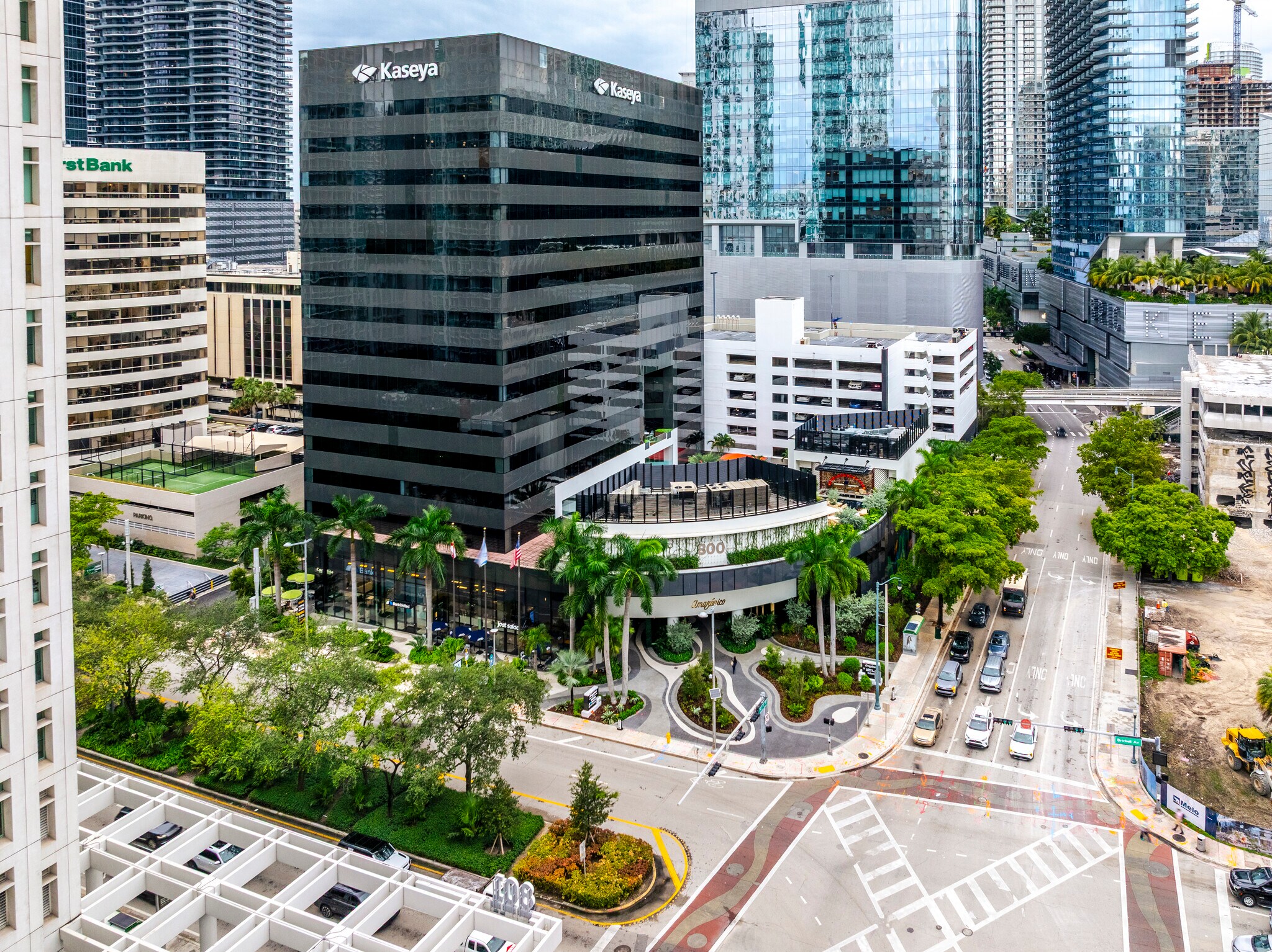 800 brickell Ave, Miami, FL à louer Photo de l’immeuble– Image 1 sur 8