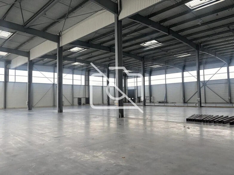 Industriel/Logistique dans Torcy à louer - Photo de l’immeuble – Image 2 sur 8