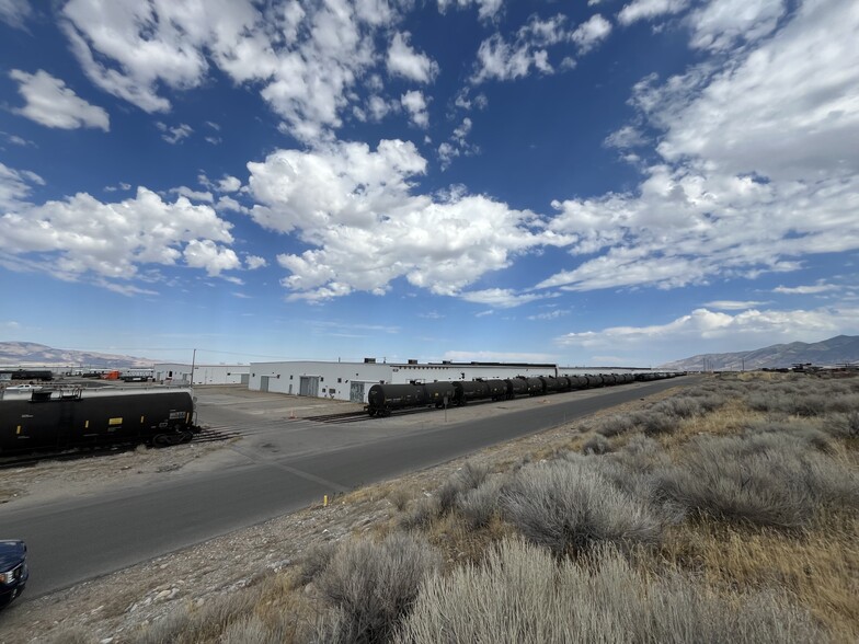 360,000 SF -Industrial Warehouses w/Rail portefeuille de 4 biens à vendre sur LoopNet.fr - Photo de l’immeuble – Image 3 sur 12